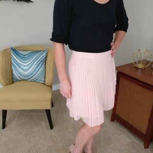 Pink pleated skirt
